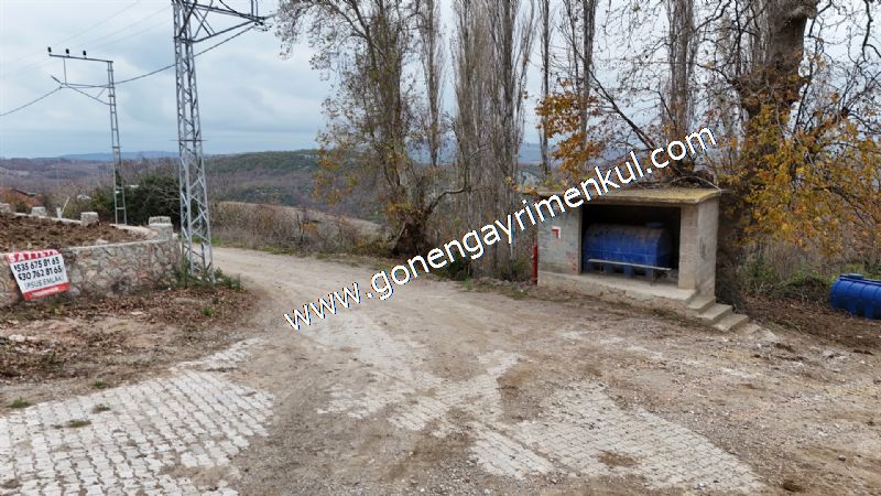 556 m2 İmarlı 2 kat %40 Arsa Köy Evi Ortasında - 3