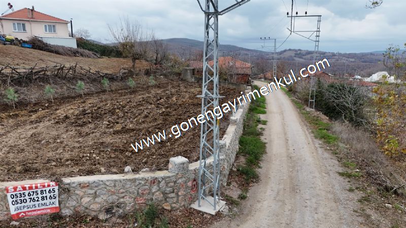 556 m2 İmarlı 2 kat %40 Arsa Köy Evi Ortasında - 50